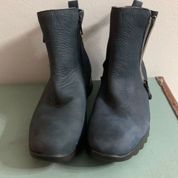 Munro Ashcroft Bootie in Blue‎ - Picture 8 of 8